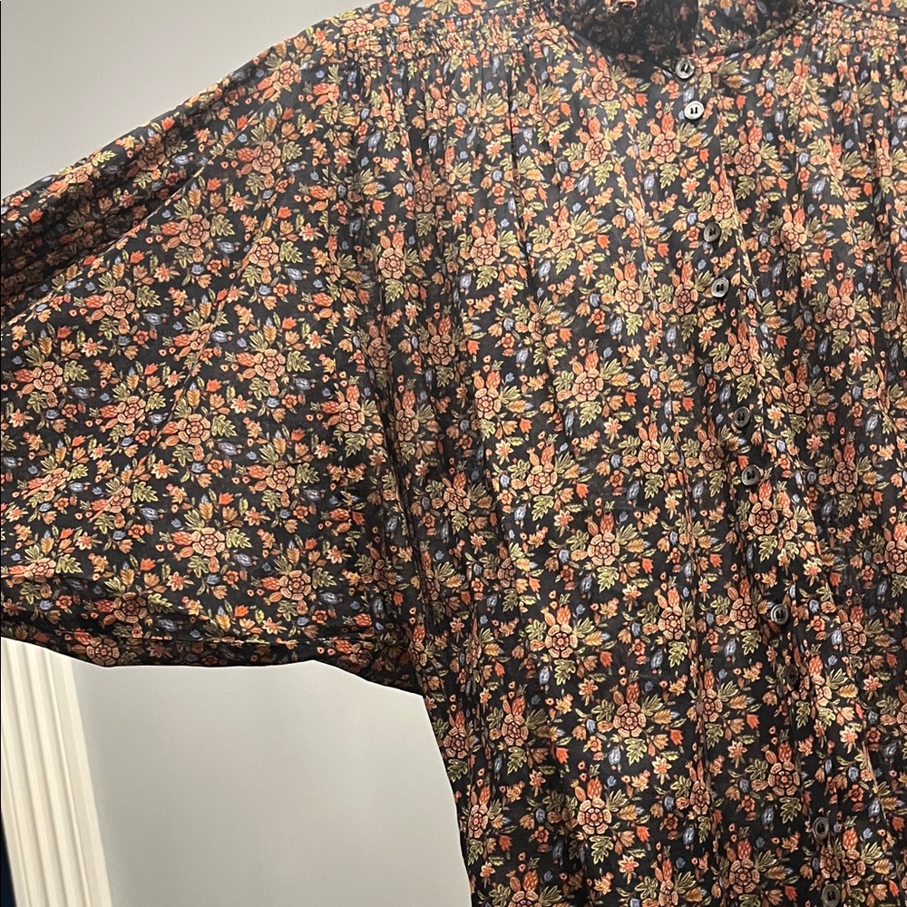 Doen Floral Button Down Shirt - Black and Pink - Picture 9 of 10